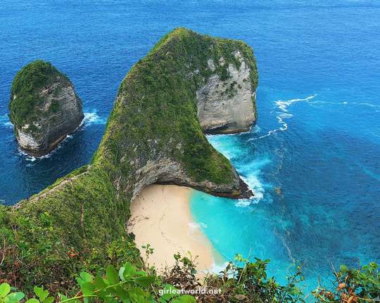 Nusa Penida Tour + Private Pick-up & Drop-off at Bali Hotel, AU$57