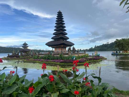Ticket Ulundanu Temple - Beratan (Bedugul) - Bali + Lunch, S$18