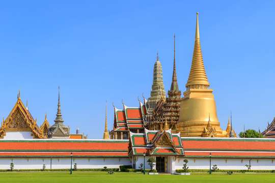 Join Tour Grand Palace & Temples of Bangkok : Meeting point Tha Chang ferry pier