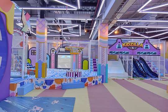 Kidzillla Unimas District Sidoarjo, RM 18