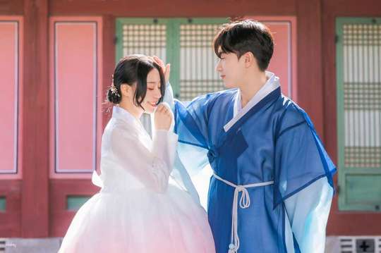 Gyeongbokgung Palace │ Make your own life photo while experiencing Hanbok【Gigibebe Studio】