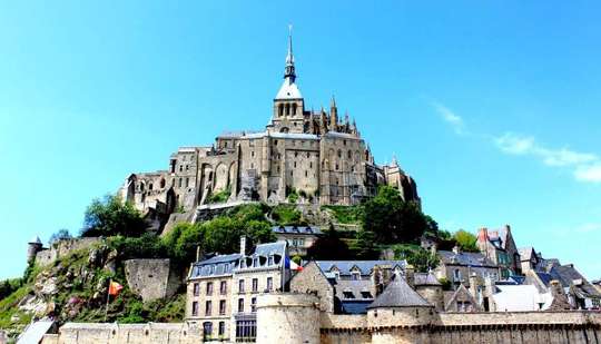1 person tour! Mont Saint-Michel and the Normandy port town of Honfleur 1-day tour (includes a Japanese-language guide & lunch, and monastery admission ticket) by Mybus ＜Japanese＞, 3.853.374 VND