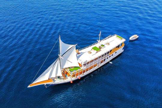 3D2N Sailing Komodo Tour Labuan Bajo