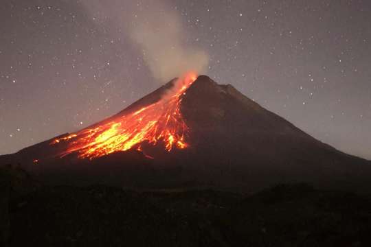 Witnessing Mount Merapi's Glowing Lava - Safe Spot Gubug Arumsari - Domestic and International - by Jogjaloka