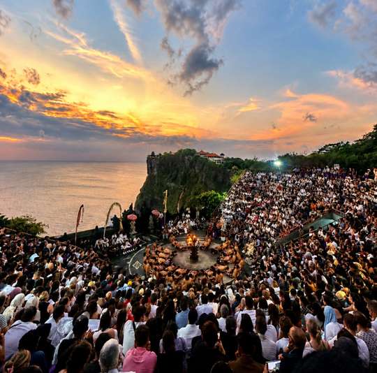 Uluwatu Temple Walking Tour with Sunset Kecak Fire Dance