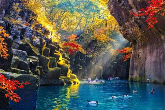 Kyushu Miyazaki Takachiho Gorge, Kumamoto Gunung Aso, dan Tur Kusasenri - 1 Hari
