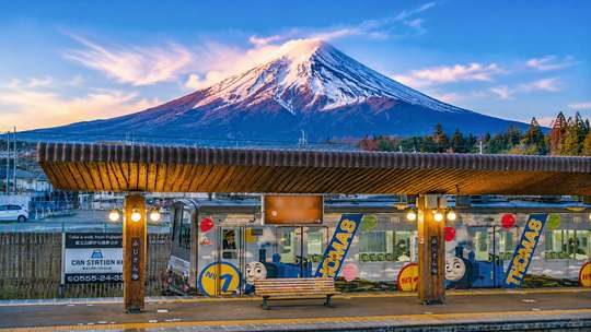 Fuji train and twin lakes day tour: Lake Kawaguchi cable car, cruise ship, Lake Yamanaka and Sengen Park