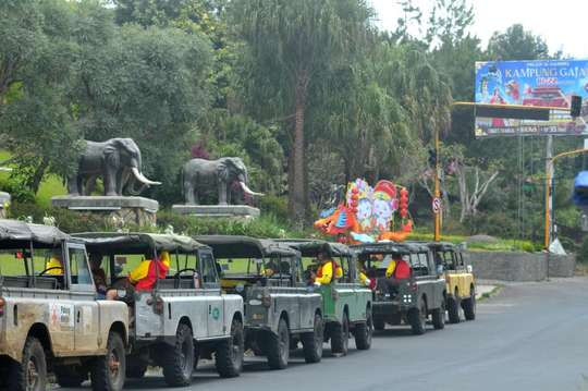 OFFROAD LEMBANG LANDROVER, THB 1,110.96