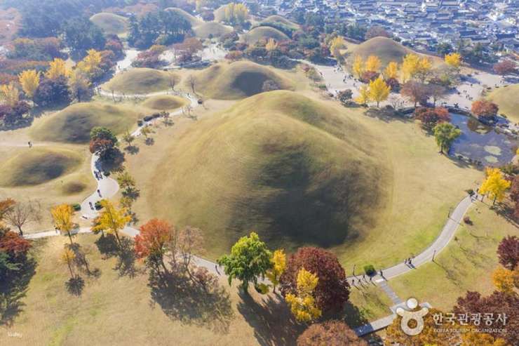 慶州ユネスコ世界遺産＋夜景ツアー：仏国寺＋良洞韓屋村＋大陵苑と天馬塚＋瞻星台＋月精橋＋東宮と月池（釜山発） 2