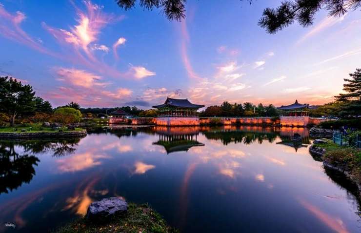 慶州ユネスコ世界遺産＋夜景ツアー：仏国寺＋良洞韓屋村＋大陵苑と天馬塚＋瞻星台＋月精橋＋東宮と月池（釜山発） 1