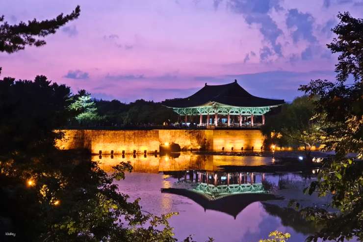 慶州ユネスコ世界遺産＋夜景ツアー：仏国寺＋良洞韓屋村＋大陵苑と天馬塚＋瞻星台＋月精橋＋東宮と月池（釜山発）