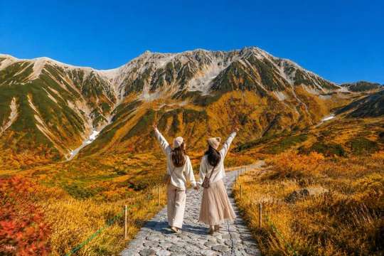 Japan Tateyama Kurobe Alpine Route & Kamikochi 2-Day Tour | Departing from Tokyo (Includes Full Alpine Route Transportation)