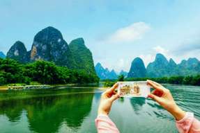 Guilin: Li River Bamboo Raft & Xingping Ancient Town Day Tour