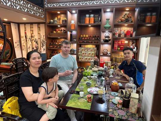 Hanoi Tea Tasting & Train Street Private Tour with Local Lunch (Buncha & Banhmi) | Hanoi, Vietnam