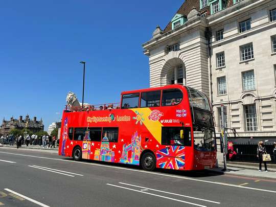 Tur Wisata Bus Hop-on Hop-off Kota London, Rp 716.061