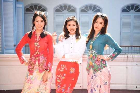 Southern Thai Costume Rental | Phuket