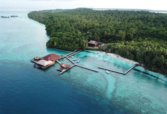 Private Tour of Maratua Island