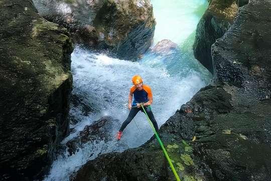 Canyoning di Gitgit dan Sambangan Bersama Adventure & Spirit Bali