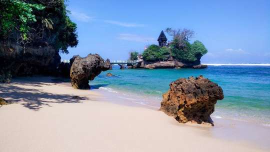 Tour Pantai - Malang (Free Makan Ikan Bakar), Rp 350.000