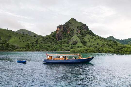 One Day Komodo Tour With Luxury Wooden Boat From Labuan Bajo, Rp 3.288.976