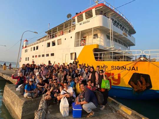 Paket Gathering Karimunjawa 3D2N - EscapeinAja Travel, Rp 1.990.000