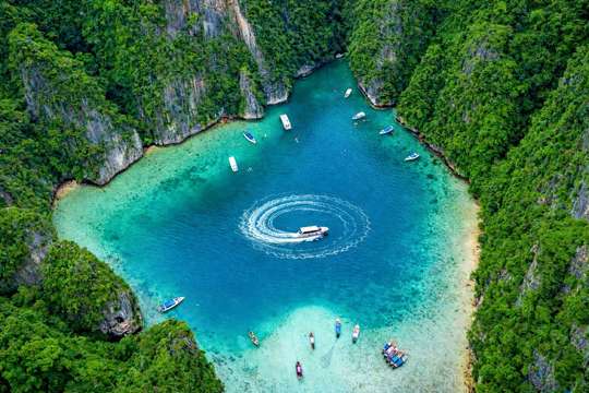 Phi Phi and Bamboo Islands Snorkeling Tour with Lunch by Speedboat, 2.017.923 VND