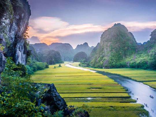 Explore Ninh Binh (Hoa Lu, Tam Coc, Trang An, Mua Cave, Bai Dinh Pagoda) - 1 Day Tour, Rp 999.469
