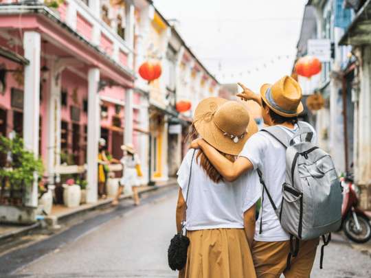 Phuket: Wat Chalong, Viewpoint and Old Town Guided Tour
