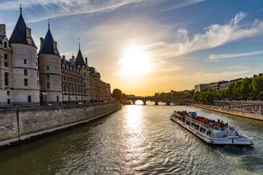 Du thuyền ngắm cảnh sông Seine của Bateaux Mouches, 592.811 VND