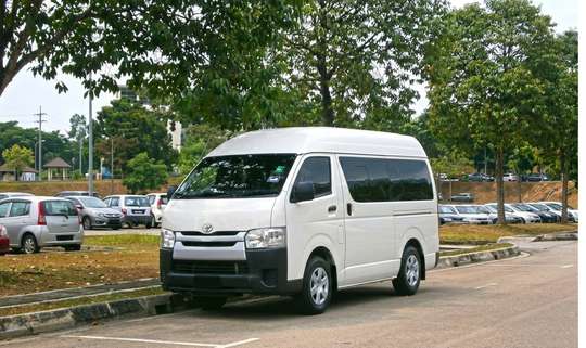Luang Prabang: Kuang Si Waterfall Shared Minivan Round-trip Ticket