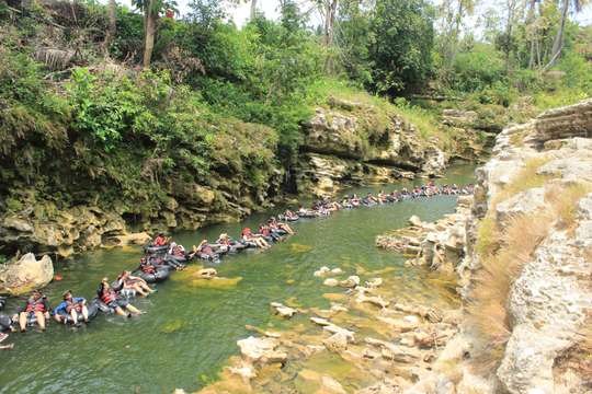 Paket All in Gunungkidul - Pantai Timang dan Goa Pindul - by Garis Trans