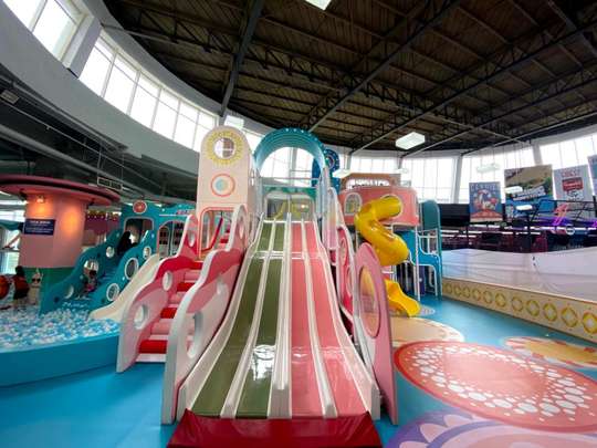 Khu vui chơi Kidzlandia Cirebon Super Block Mall, 101.826 VND