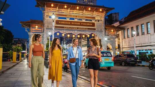 Jakarta Chinatown Glodok Food Tour And Kota Tua Night Walk