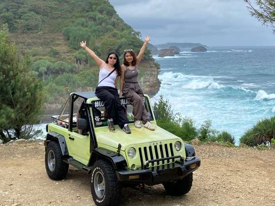 Paket All in Gunungkidul - Pantai Timang dan Nglambor - by Garis Trans
