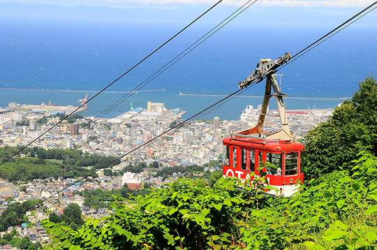 【Hokkaido Regular Sightseeing Bus】 H Otaru, a Japan Heritage Town, & Shiroi Koibito Park Course