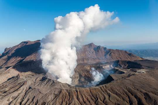 Mt. Aso Crater & Kusasenri & Kurokawa Onsen Tour from Fukuoka