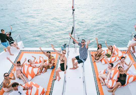 Pattaya 3 Islands Day Tour by Yacht With Buffet Lunch, Rp 2.244.762
