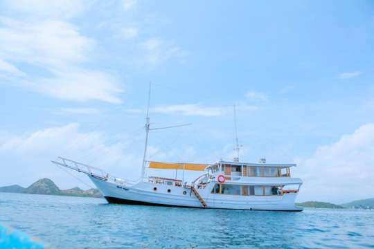 Open Trip Labuan Bajo 3D2N Kapal Gajah Putih by Big Komodo Tour, 5.417.037 VND
