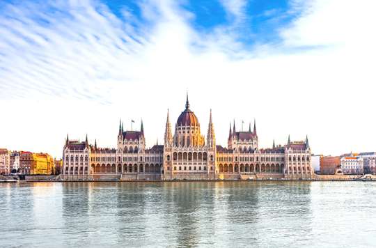 7D6N Central & Eastern Europe Guided Tour – Prague, Budapest, Vienna & Swiss Alps | Castles, Danube River & Alpine Scenery, THB 29,621.91