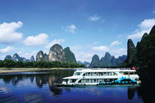Guilin: Li River 4-Star Cruise and Electric Bamboo Raft with Pickup and Dropoff Private Day Tour