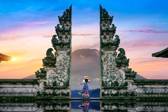 Private Tour Lempuyang Temple and Tirta Gangga, 3,910円