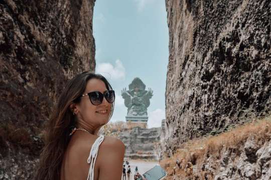 PRIVATE TOUR ULUWATU (TOURISM TICKET INCLUDE) - ALVA TRAVELINDO, S$50