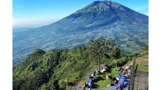 Paket Wisata Jogja 1 Sunrise Telemoyo – Hutan Pinus Kragilan – Ketep Pas By Teba Trans Tour