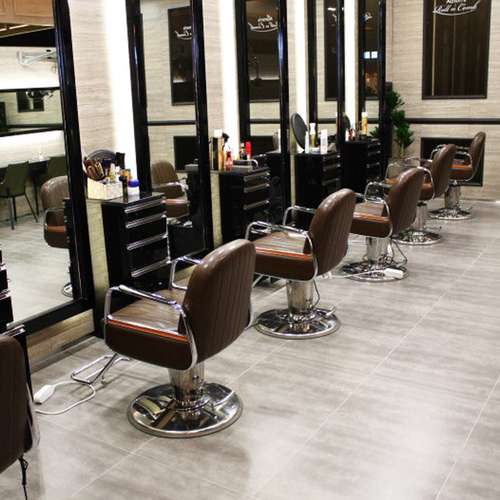 Aaron's Roll n Comb Hair Salon 1