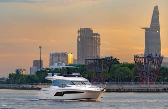 Tur Privat dengan Kapal Pesiar Saat Matahari Terbenam di Sungai Saigon | Paket Sewa selama 2 jam | Dari Ho Chi Minh Vietnam