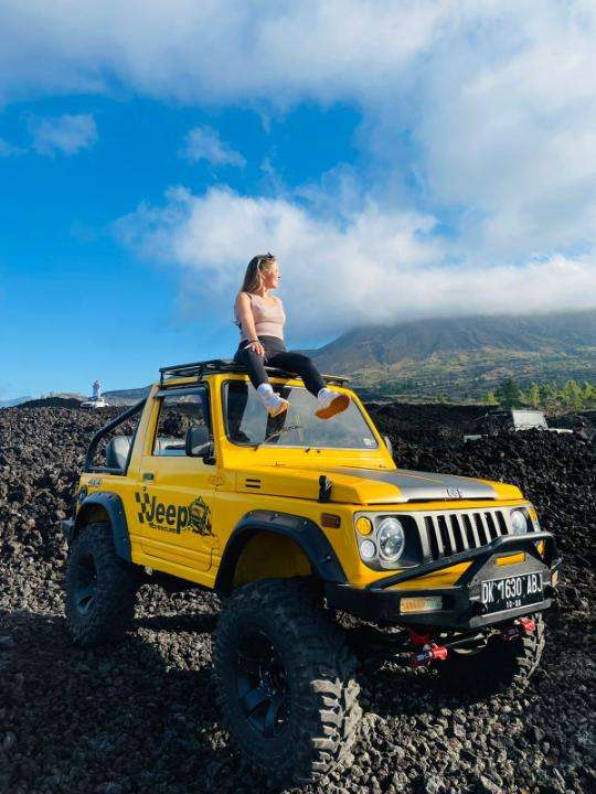 Jeep Black Lava & Black Sand Mount Batur, S$22