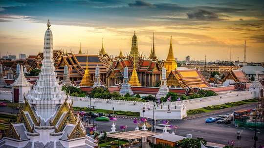 Bangkok: Grand Palace, Wat Pho and Wat Arun Guided Tour