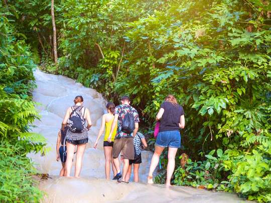 Chiang Mai: Sticky Waterfall by Local Truck with Market Stop