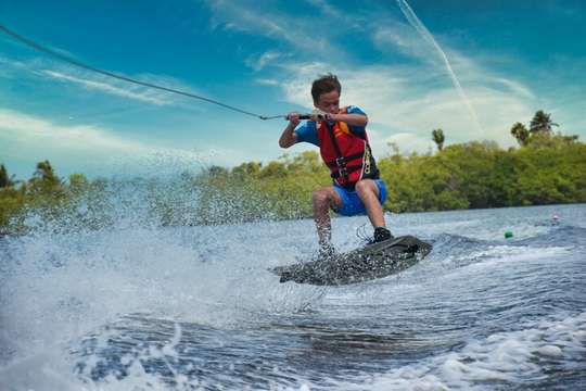 Wakeboarding di Negombo
