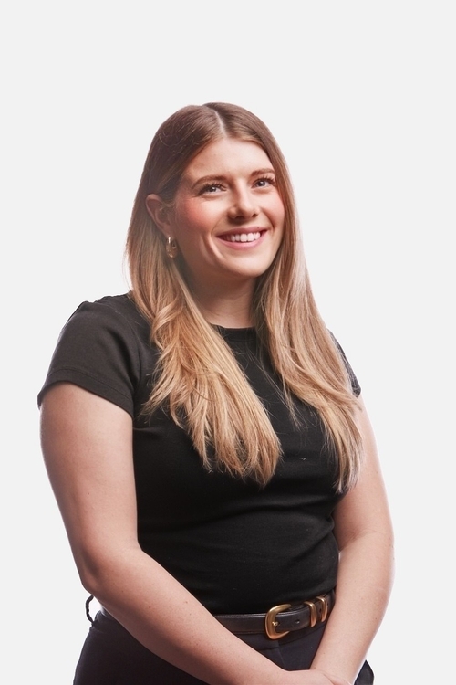 Photo of Kelsey Schram